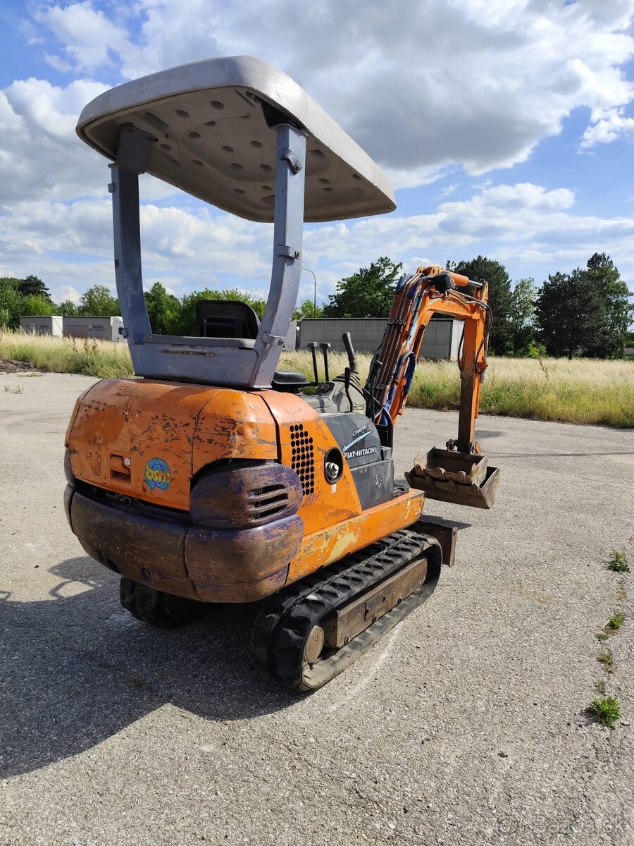 Minibáger Hitachi FH15. 2x lyžica - 4