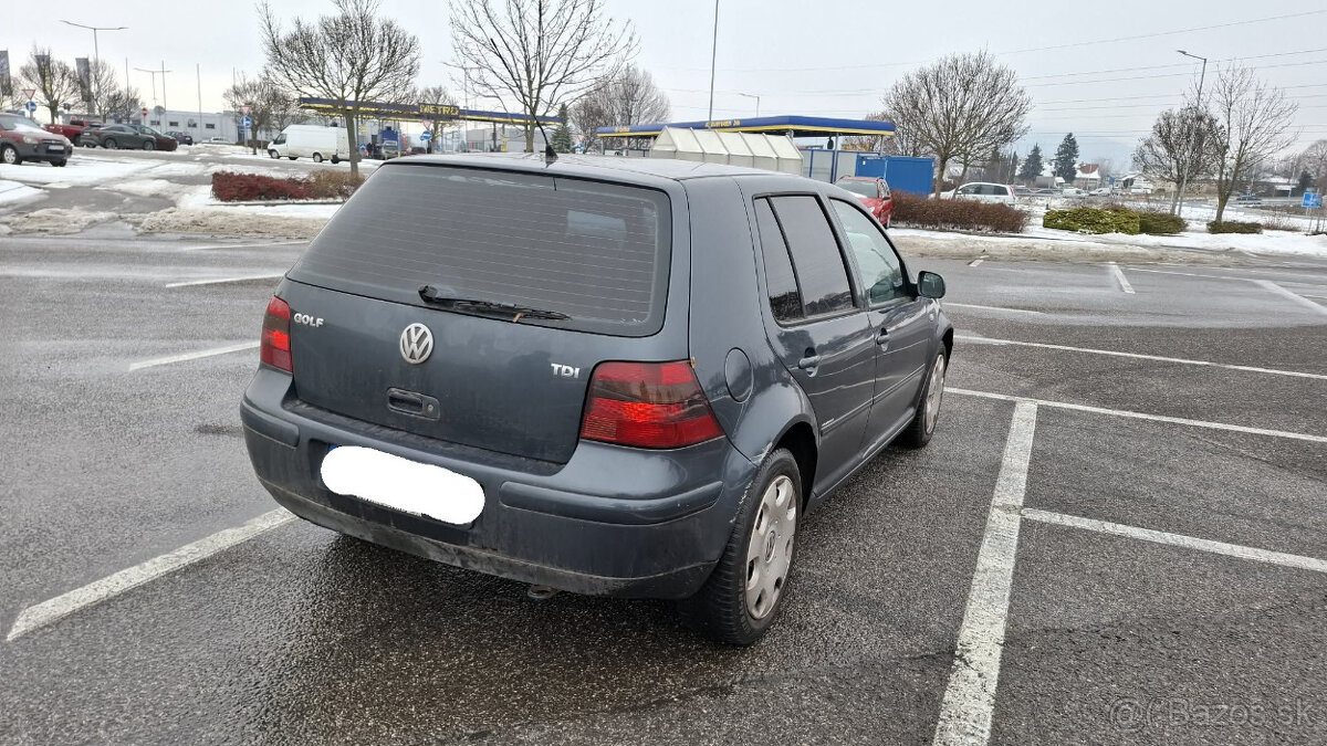 Volkswagen Golf - 4