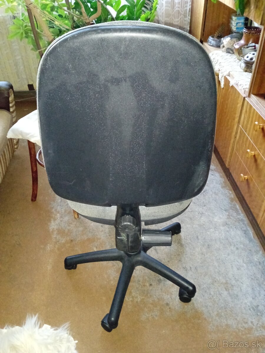 Predám kancelársku stoličku - 4