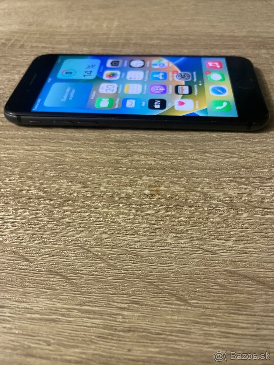 iPhone 8 / 128GB Black Pekný stav - 4