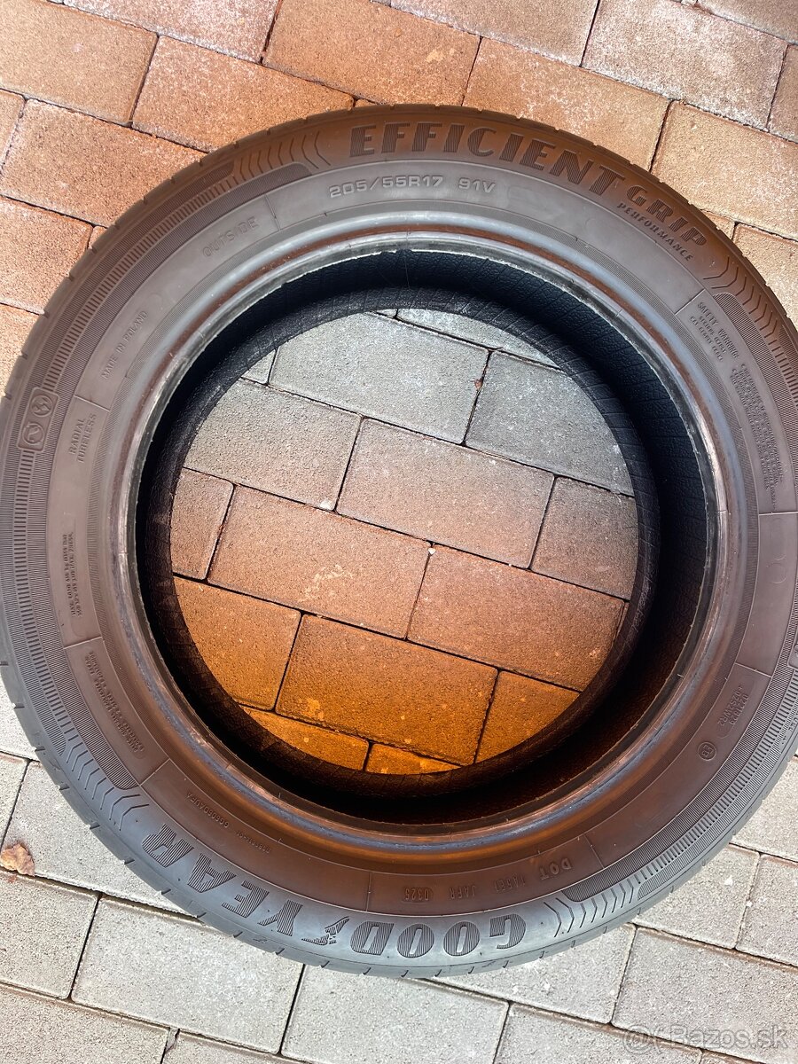 Letné pneu 205/55 R17 Goodyear EfficientGrip sada 2ks - 4