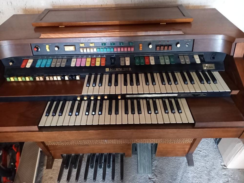 Organ HAMMOND - 4