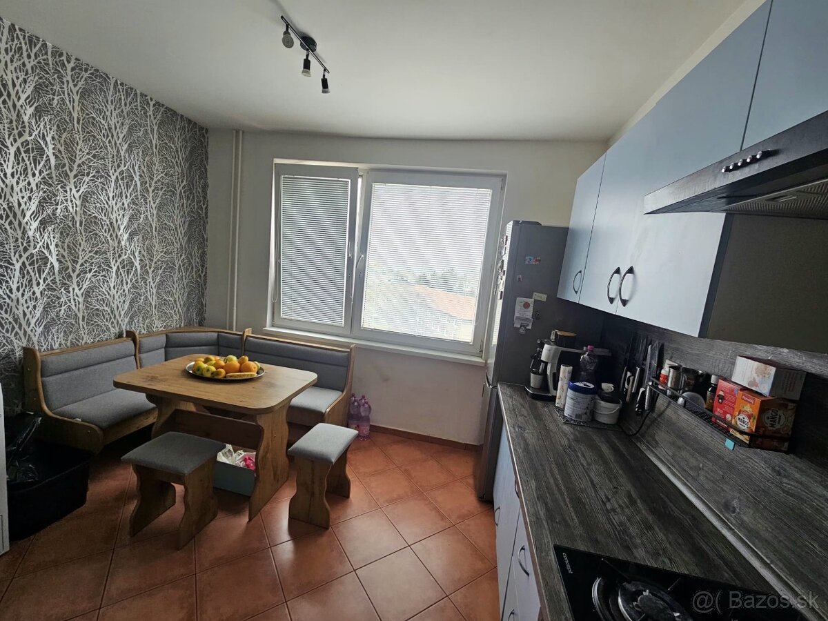 3 i zariadený byt s parkovacím státím, BONUSOM v Seredi - 4