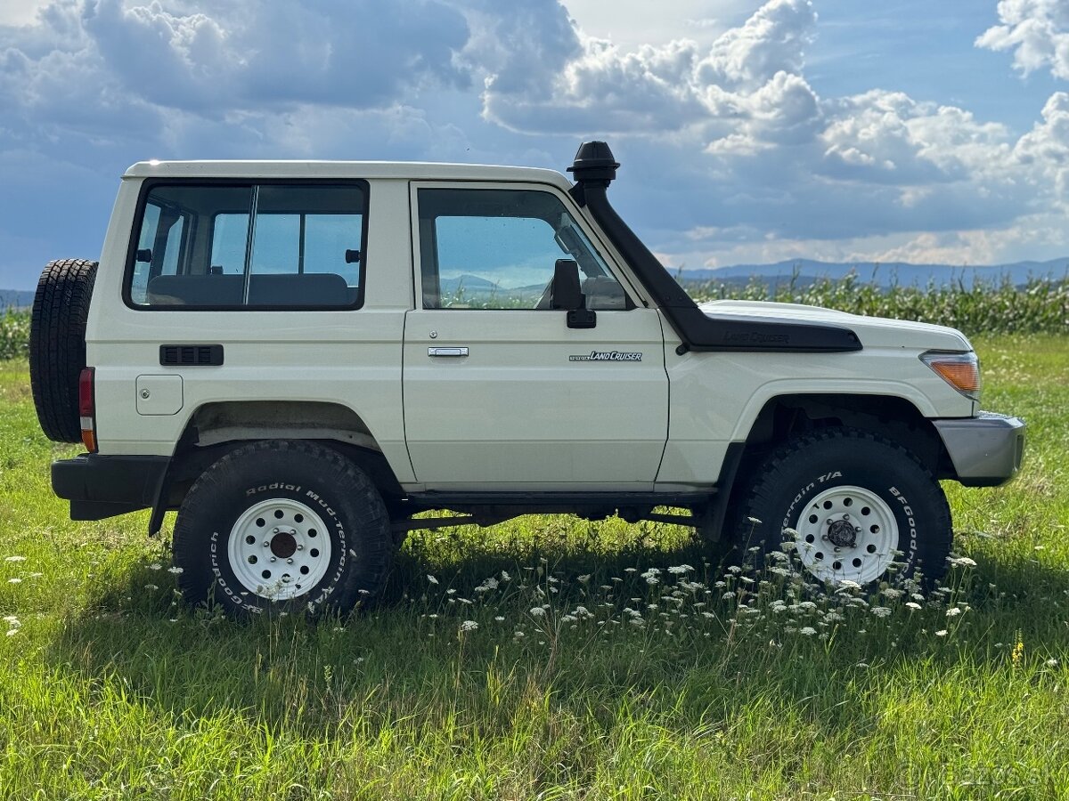 Toyota Land Cruiser 70 3.0 TDI
