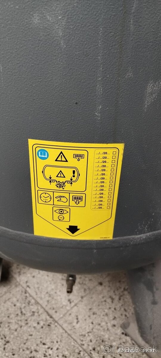 Pístový kompresor Schneider UniMaster ST - 4