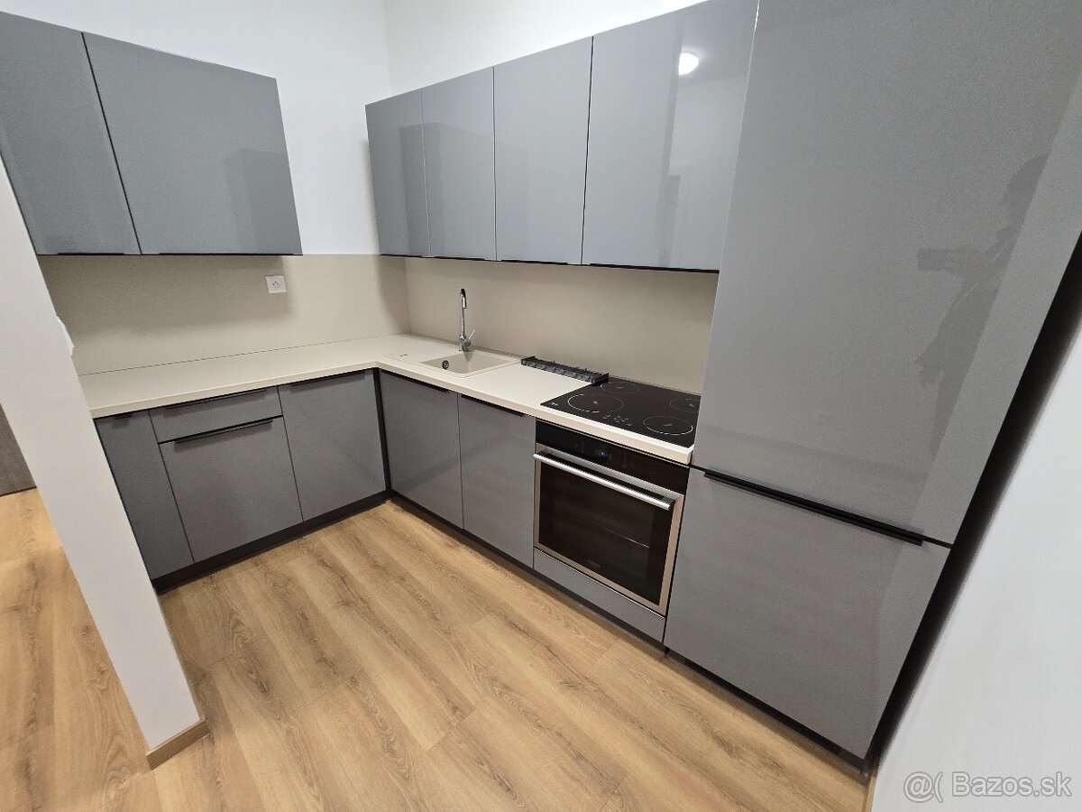 2 izbový byt Topoľčany centrum - 4