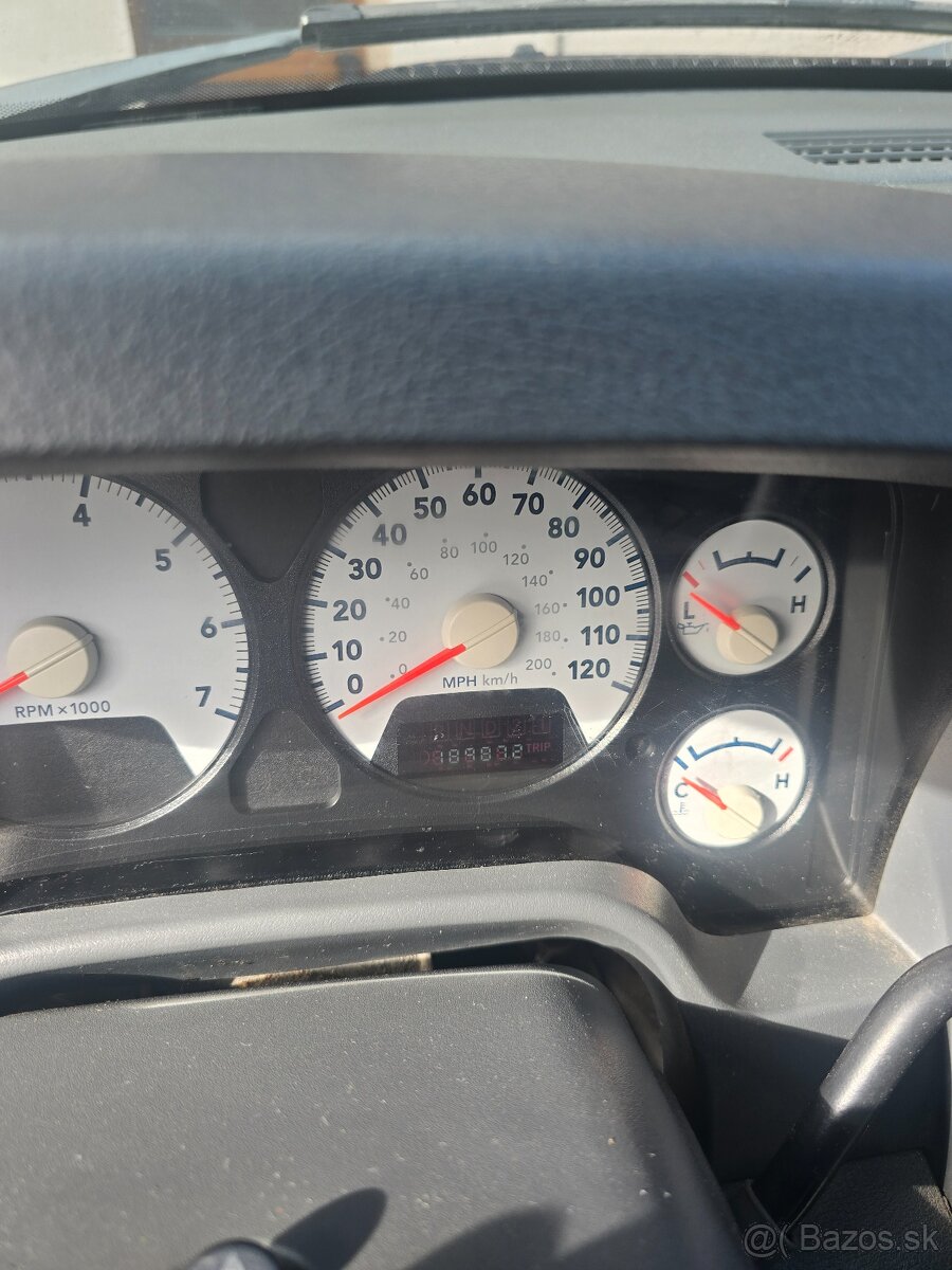 Predám Dodge RAM 4.7 V8 - 4