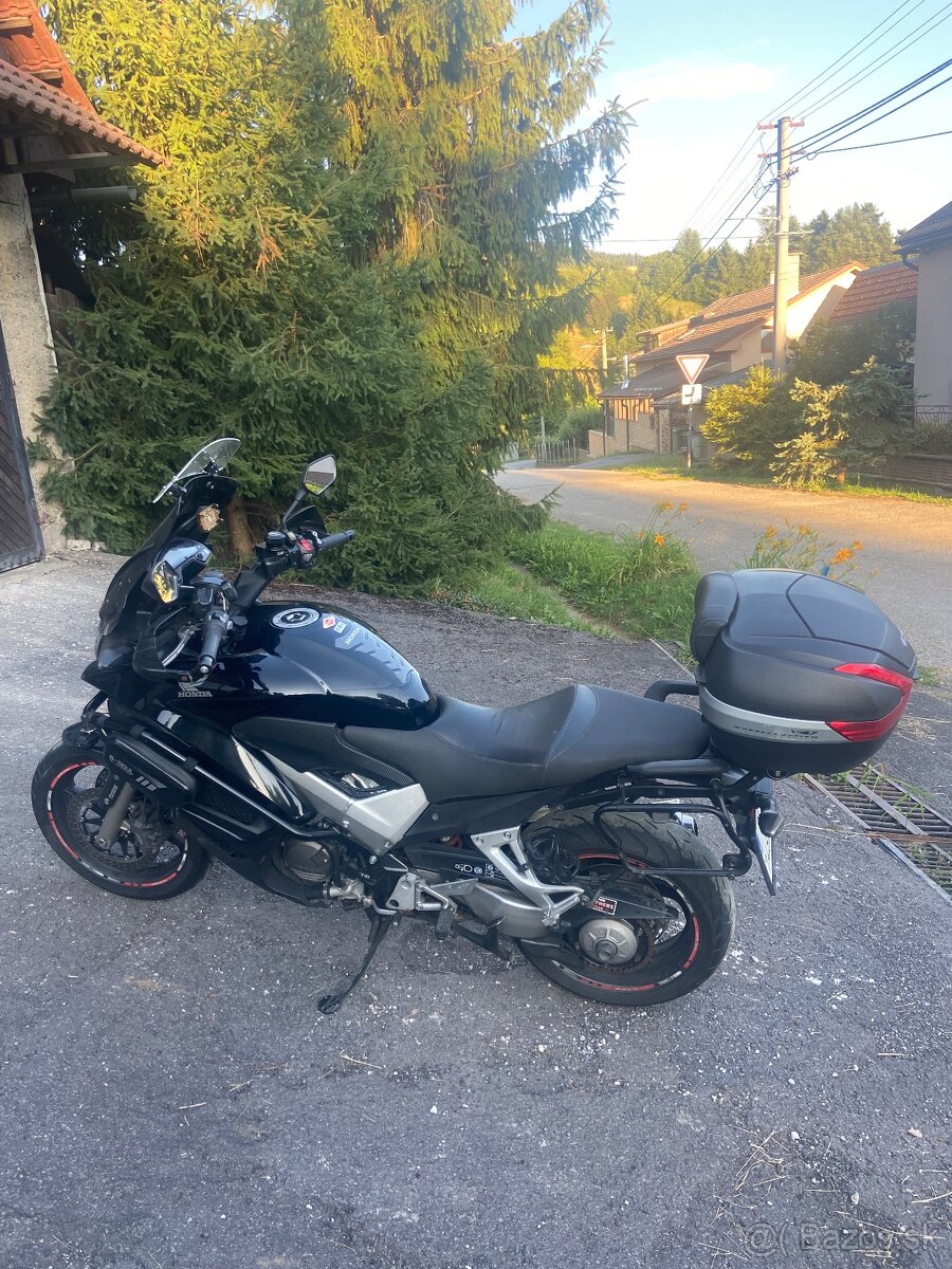 Predam Hondu VFR 800 Crossrunner - 4