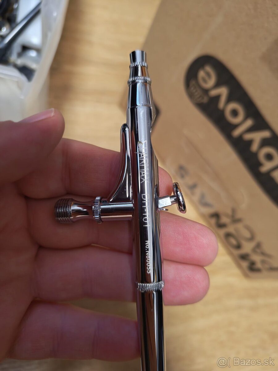 Sada airbrush pištolí (7 ks) s kompresorom a príslušenstvom - 4
