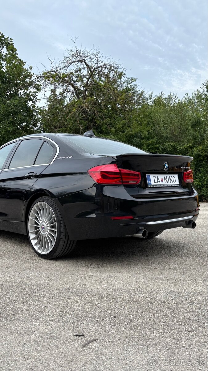 BMW F30 335i ACTIVE HYBRID 3 Sedan Black-sapphire metallic - 4