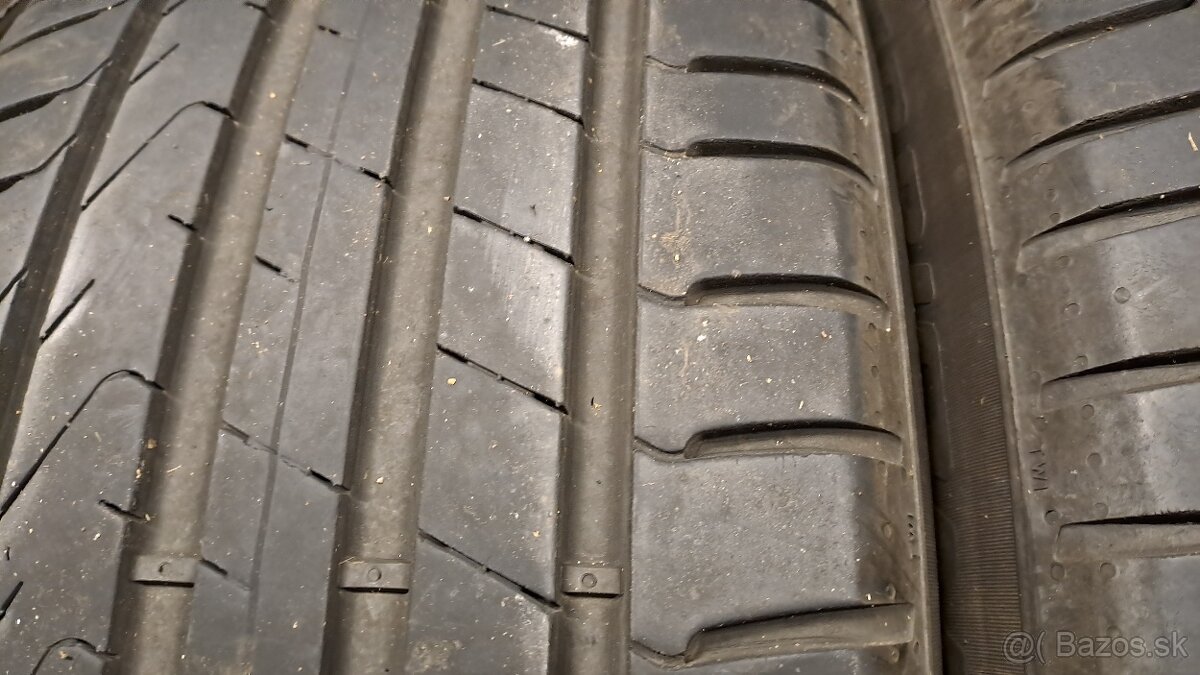 Predám 4ks jazdené letné 235/55r18-100V Pirelli - 4