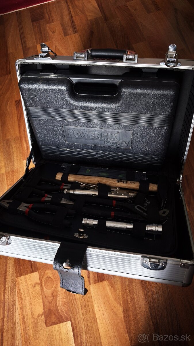 Hliníkový kufor a náradím - 4