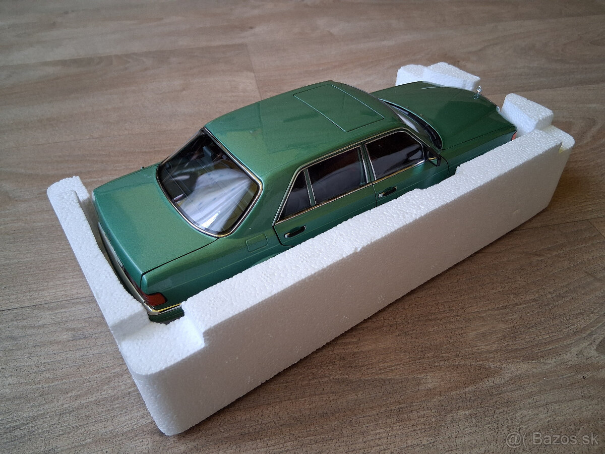 Mercedes-Benz 1:18 - 4