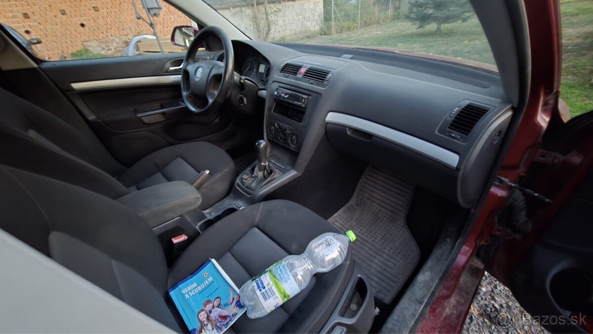 Rozpredám Octaviu 2 sedan 1.9TDi - 4