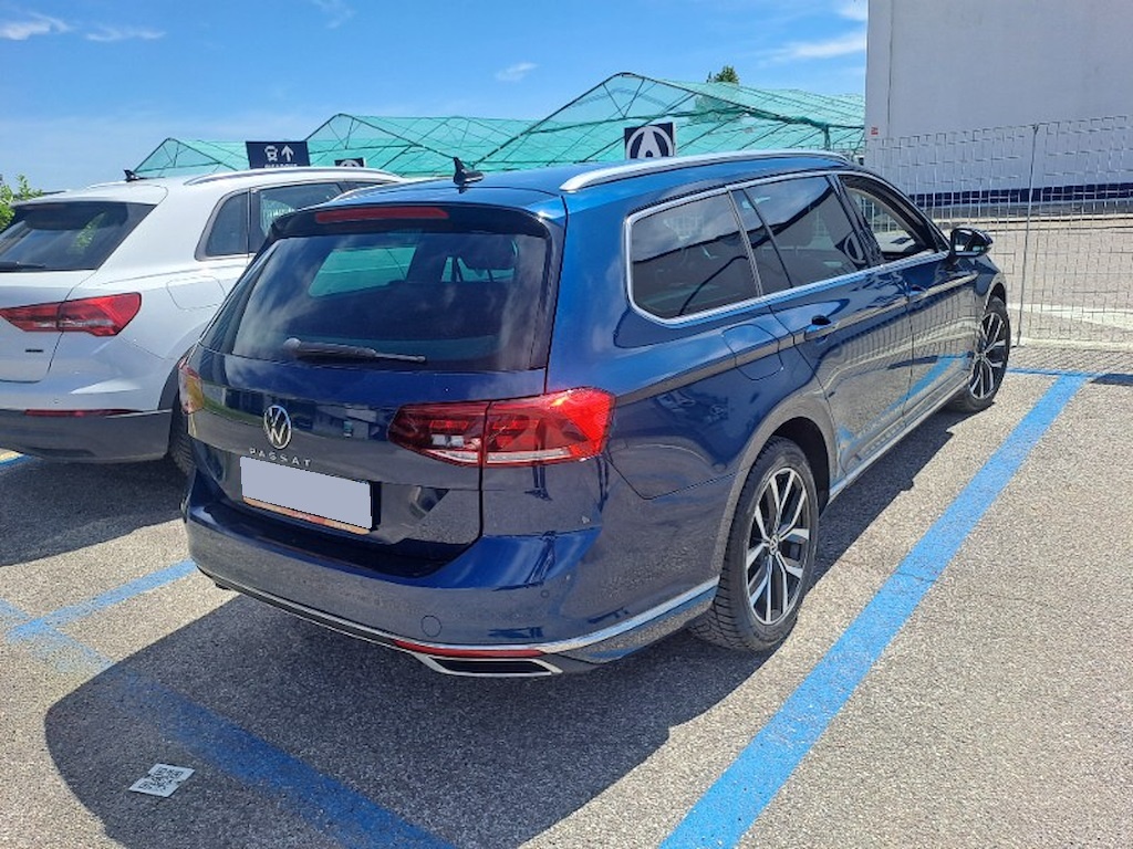 VW Passat Variant 2022 2.0TDi 110kW DSG, Virtual, odpočetDPH - 4