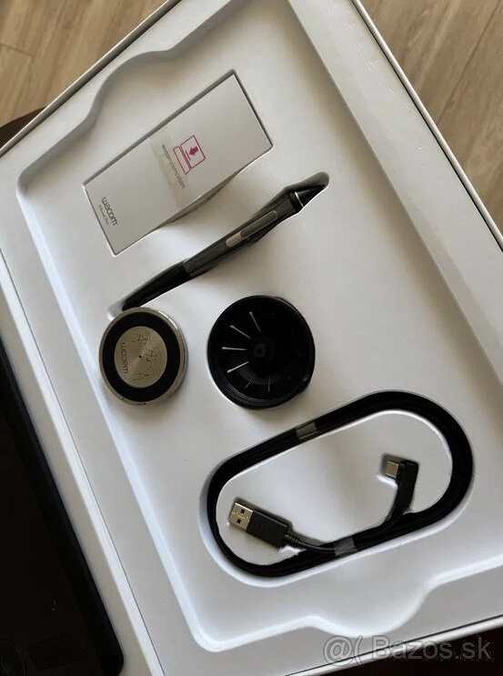 Wacom Intuos Pro M PTH-660-N - 4