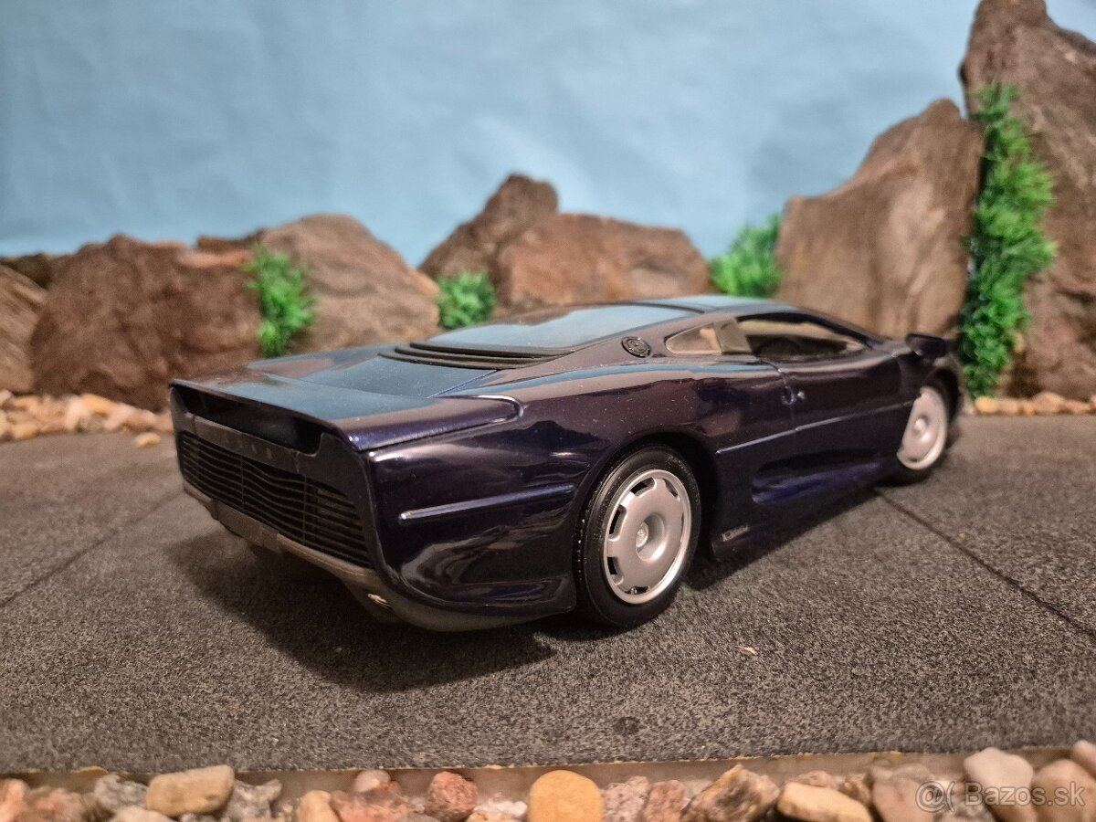 Prodám model 1:18 Jaguar XJ220 - 4