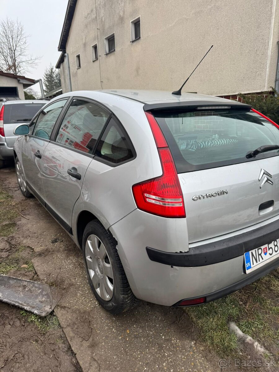 Predám Citroen C4 1.6 hdi - 4