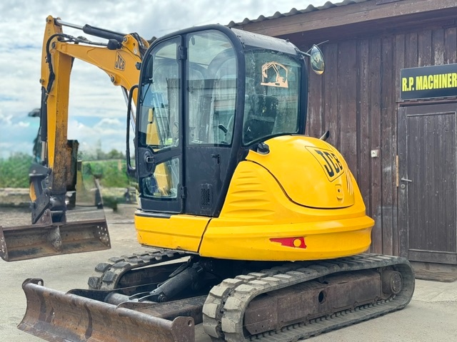 Pásový bagr JCB 8065 - 4