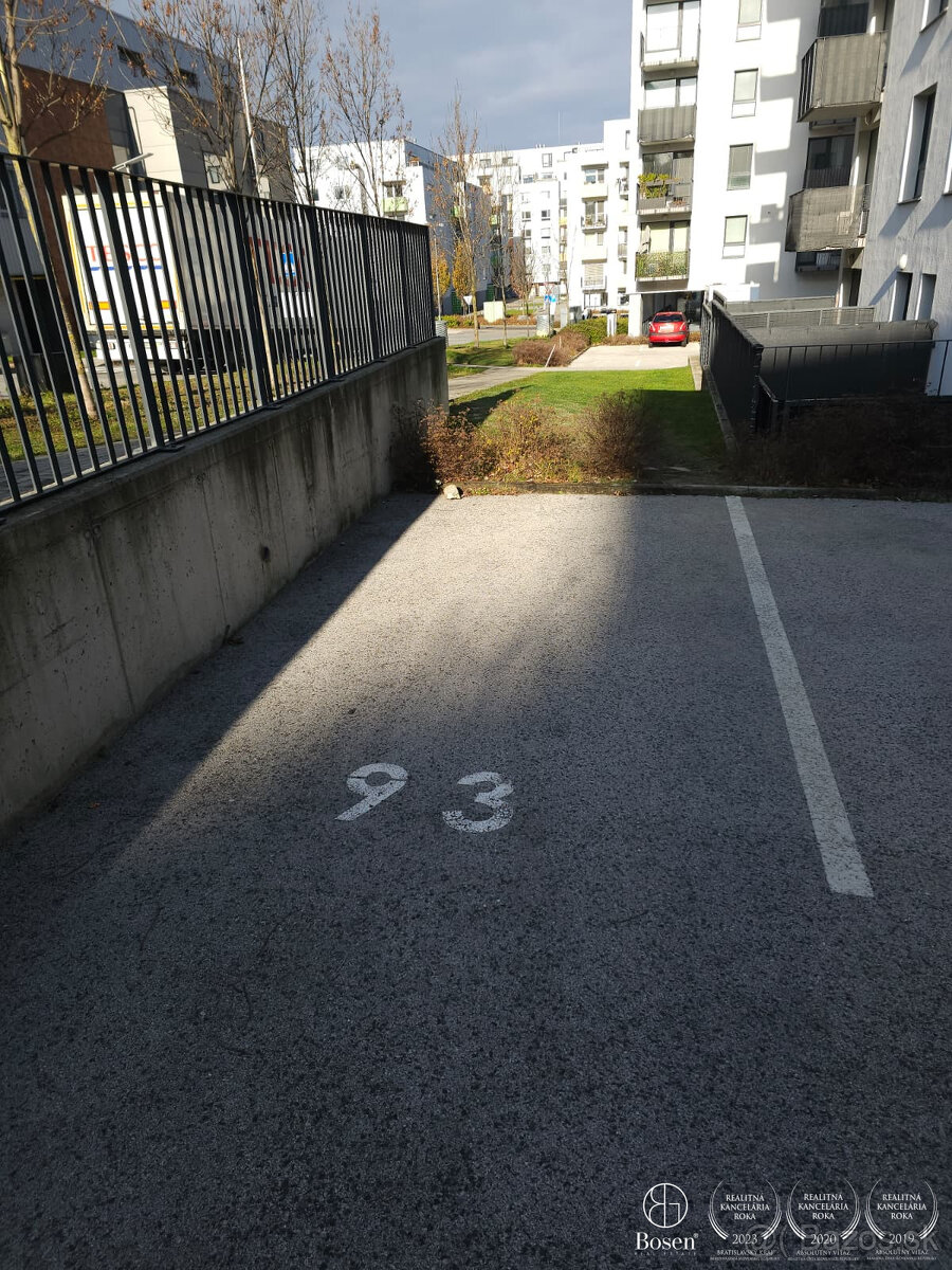 BOSEN | parkovacie státie Bratislava-Dúbravka - Dúbravy - 4