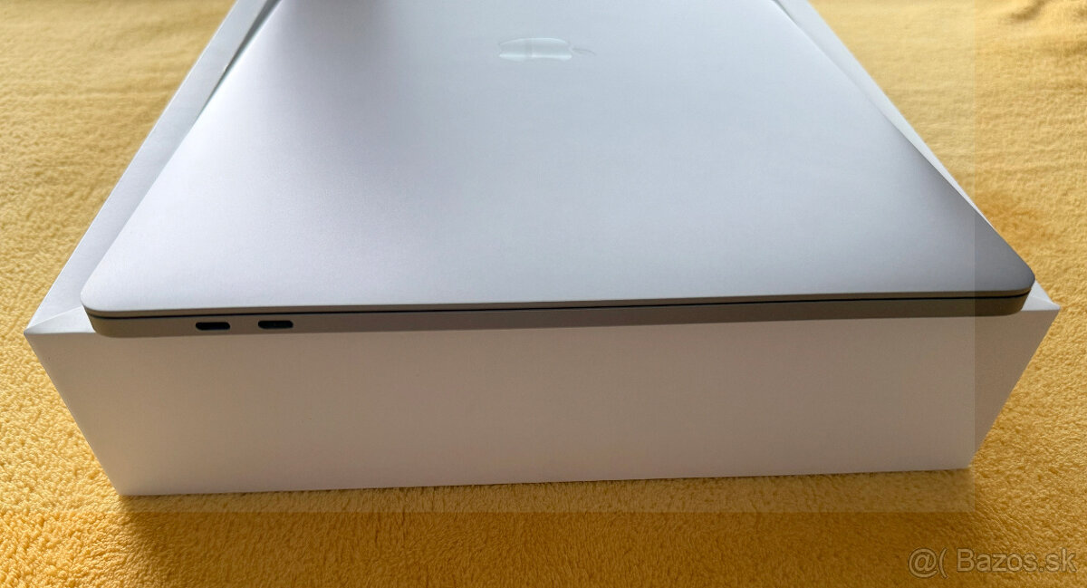 MacBook Pro 15" 2019 - i7/16GB/256GB - 4