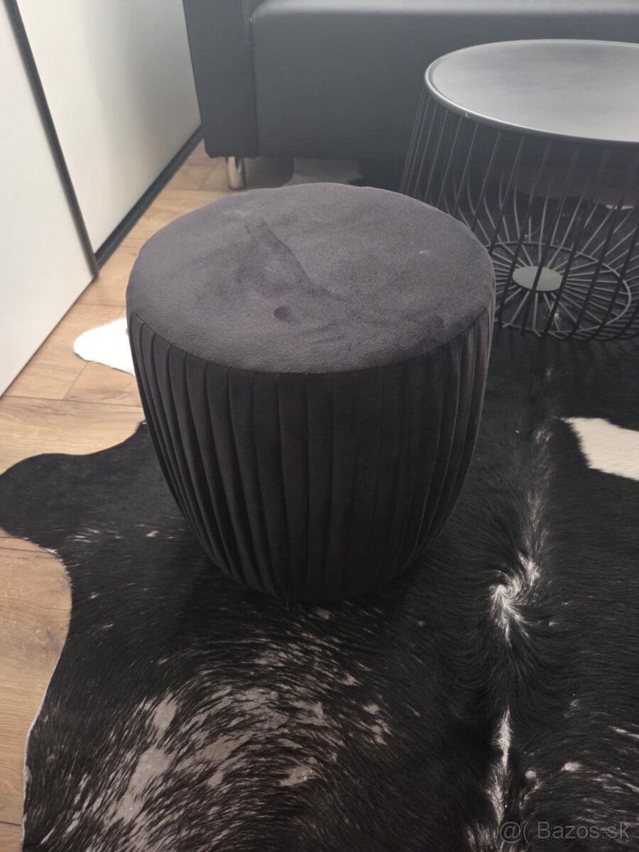 Čierny koženkový gauč - 4