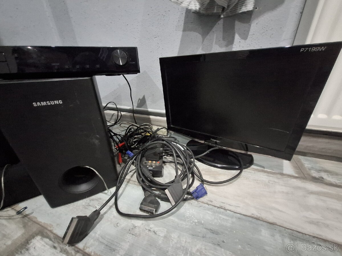 Reproduktory + display - 4