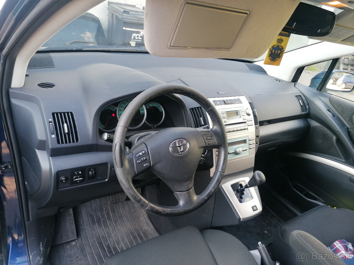 TOYOTA COROLLA VERSO AUTOMAT 1.8VVTI - 4