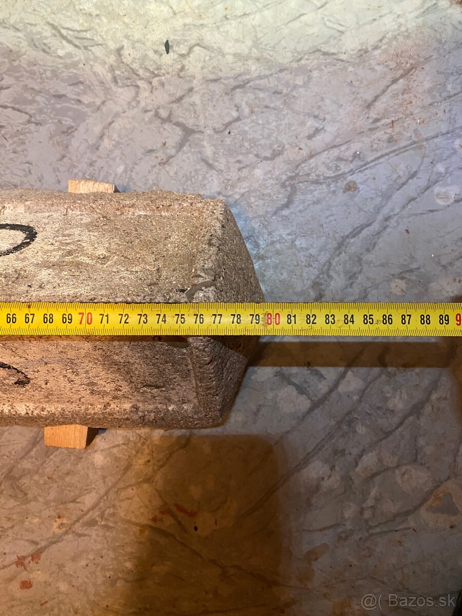 Medza/hraničný stĺpik - 4