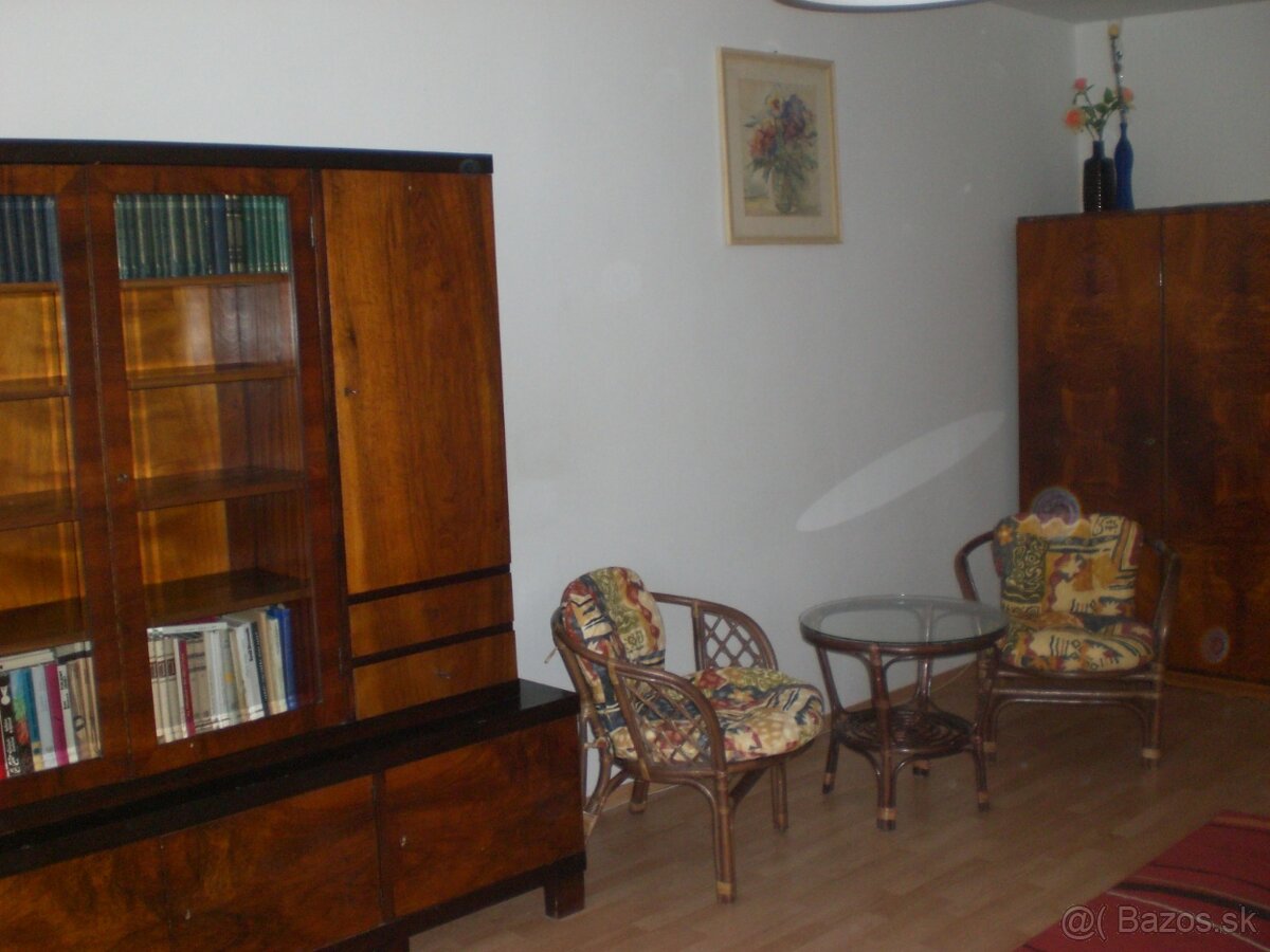 Starožitný nábytok - 4