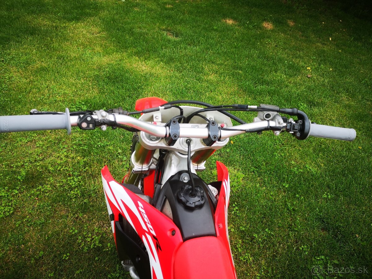 Honda CRF 450R, r.v. 2017 s el. startérem