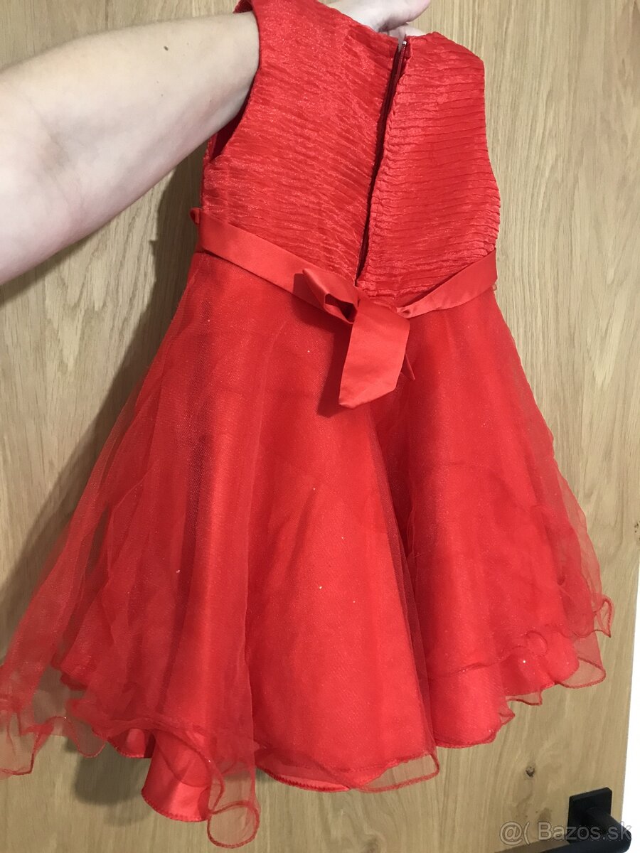 Jasnocervene saty s bohatou suknou, v. 92 - 4