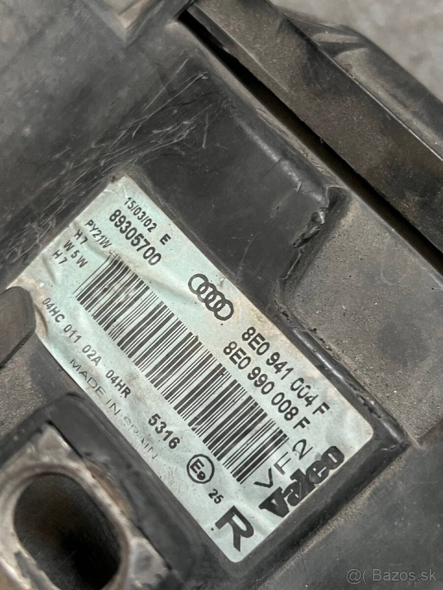 Predné svetla Audi A4 B6 - 4