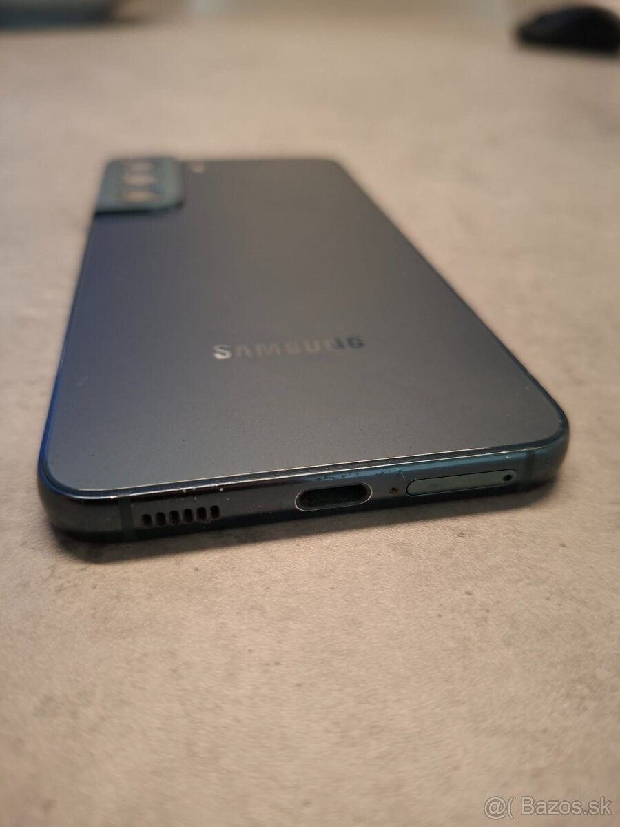 Samsung Galaxy S22 - 4