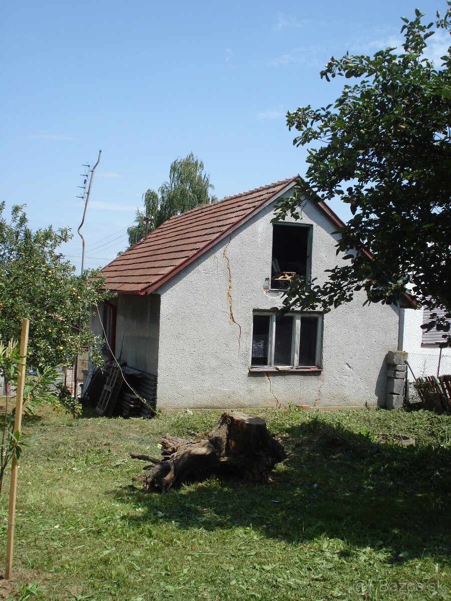 Krnča dva domy + veľká záhrada - 4