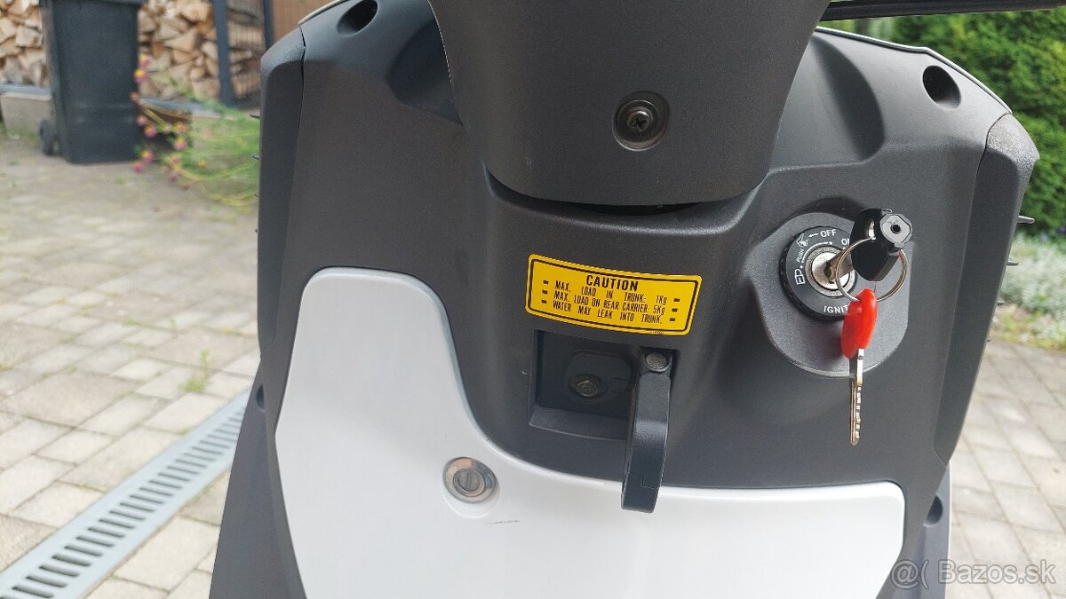 TOP STAV: Biely SYM HD 125 - 4