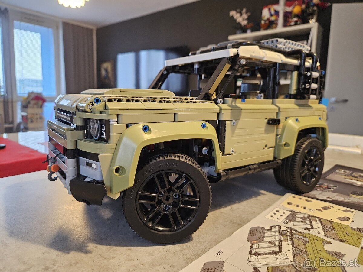 Technic Land Rover Defender - 2573 dielikov - 4