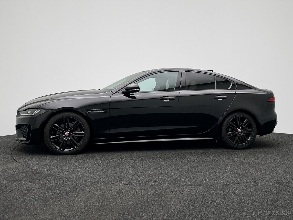 Jaguar XE - 4