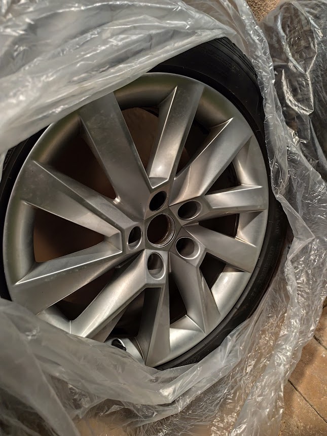 Zimná sada Škoda Superb 17" Helios disky s pneu Sava Eskimo - 4