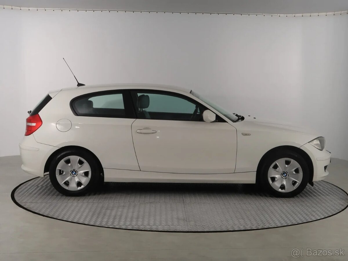 BMW 1 2012 116i 154233km ABS klimatizácia - 4