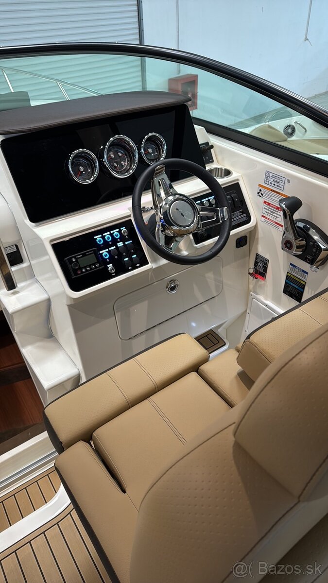 Nová motorová loď Sea Ray 265 Sundancer cruiser - 4