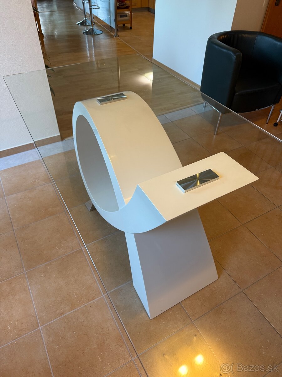 Dizajnový jedálenský stôl - 4