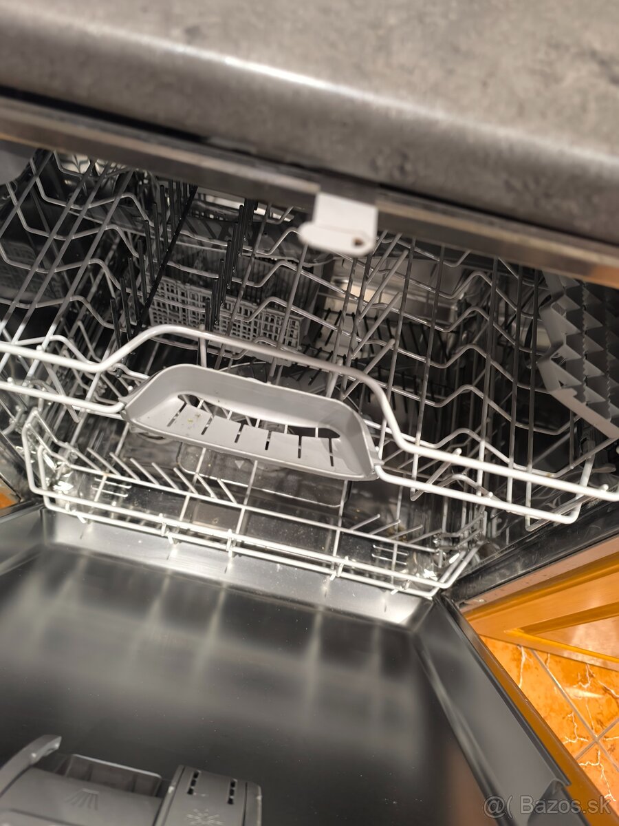 Umývačka , sporák a linka - 4