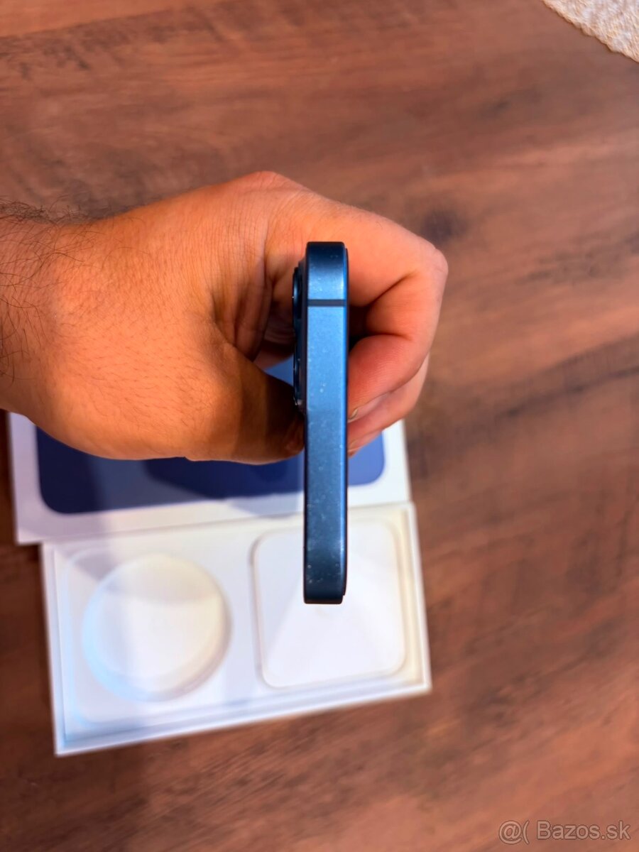 iPhone 13 - 4