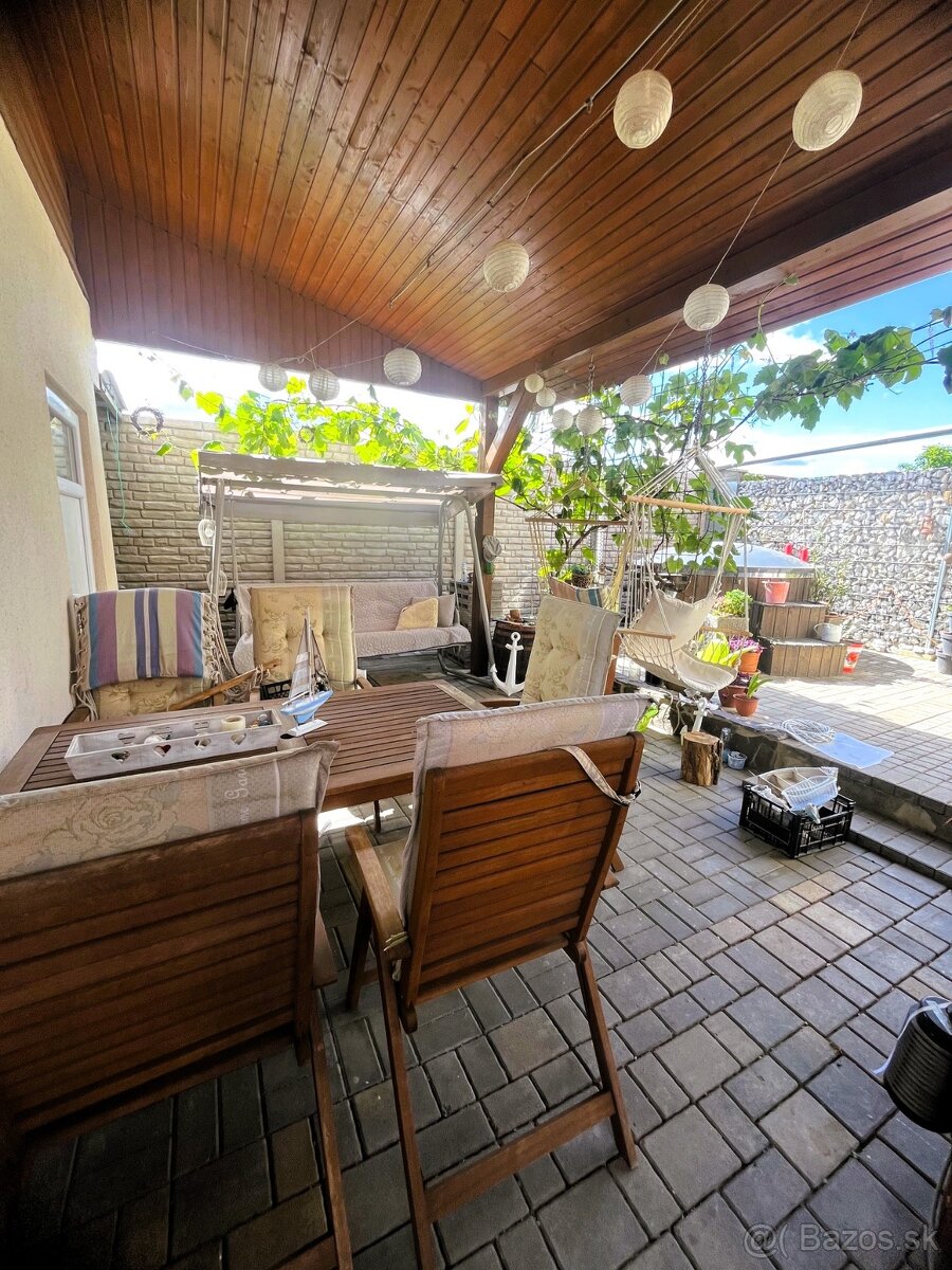 Pekný,podkrovný,zariadený rodinný dom, Levice - Nová Osada - 4