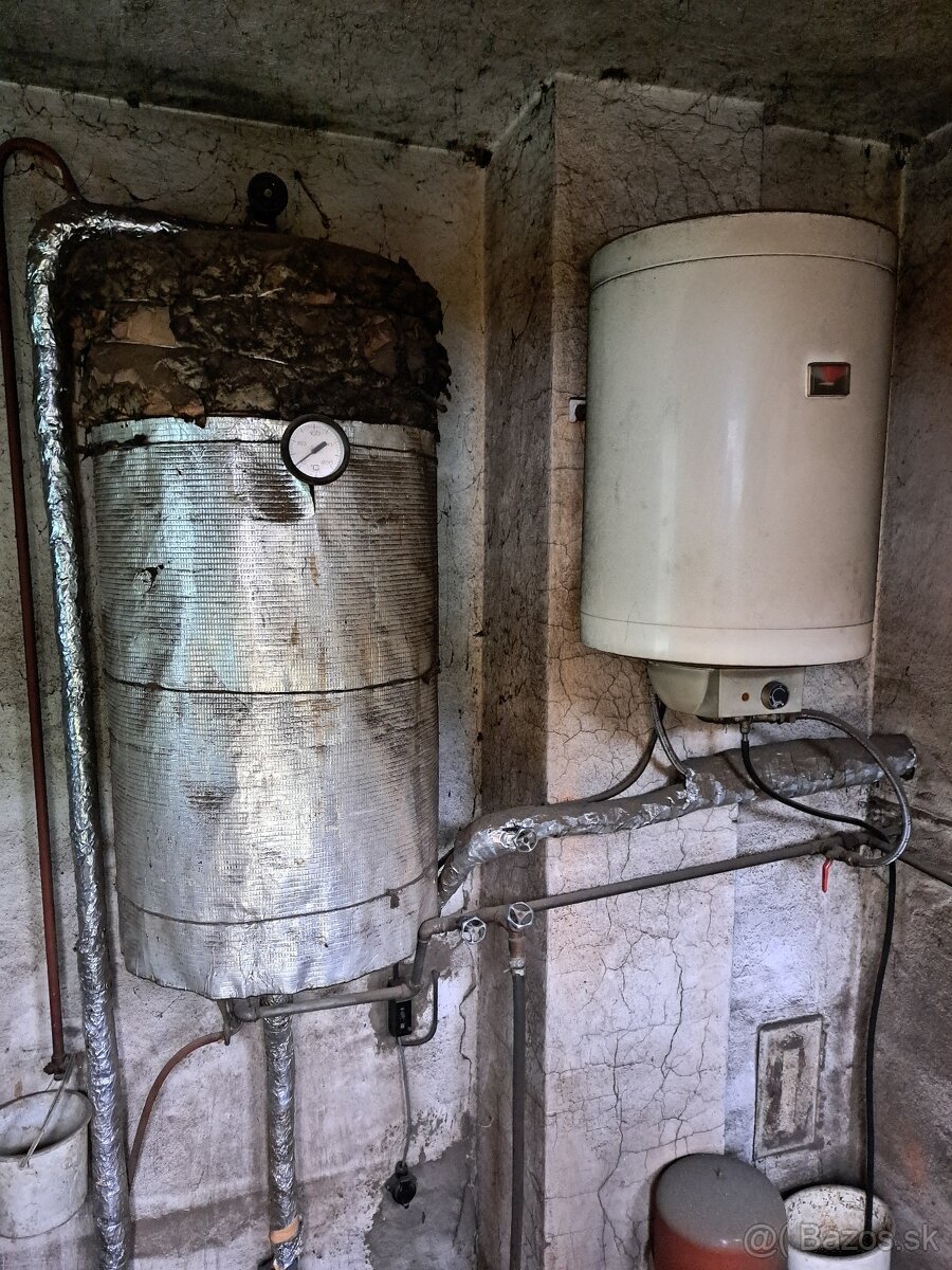 Kompletný interiér zo staršieho domu - 4