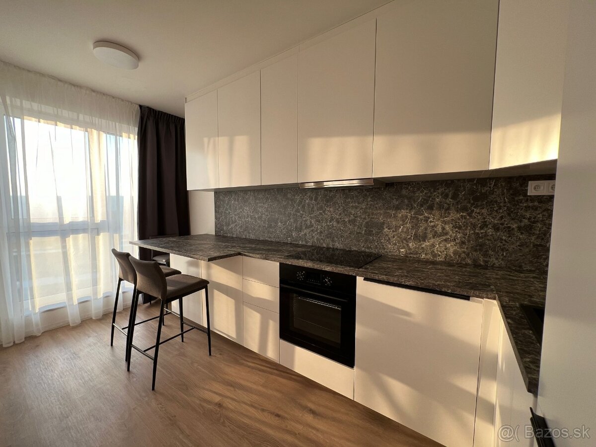 Prenajmem 2 izb. byt s parkingom v novostavbe Lorinčík Háje - 4