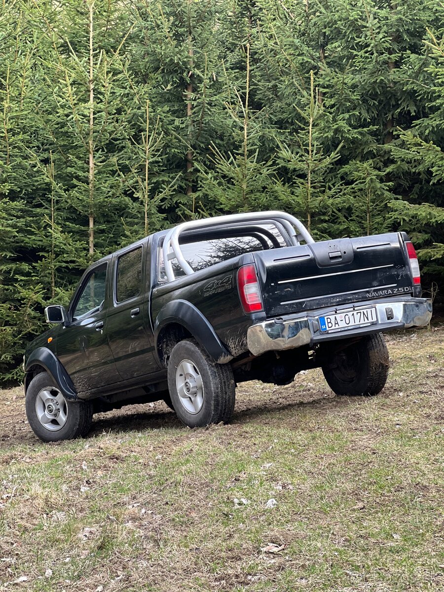 Nissan Navara 2.5 Di 98kw D22 dlhá kabína
