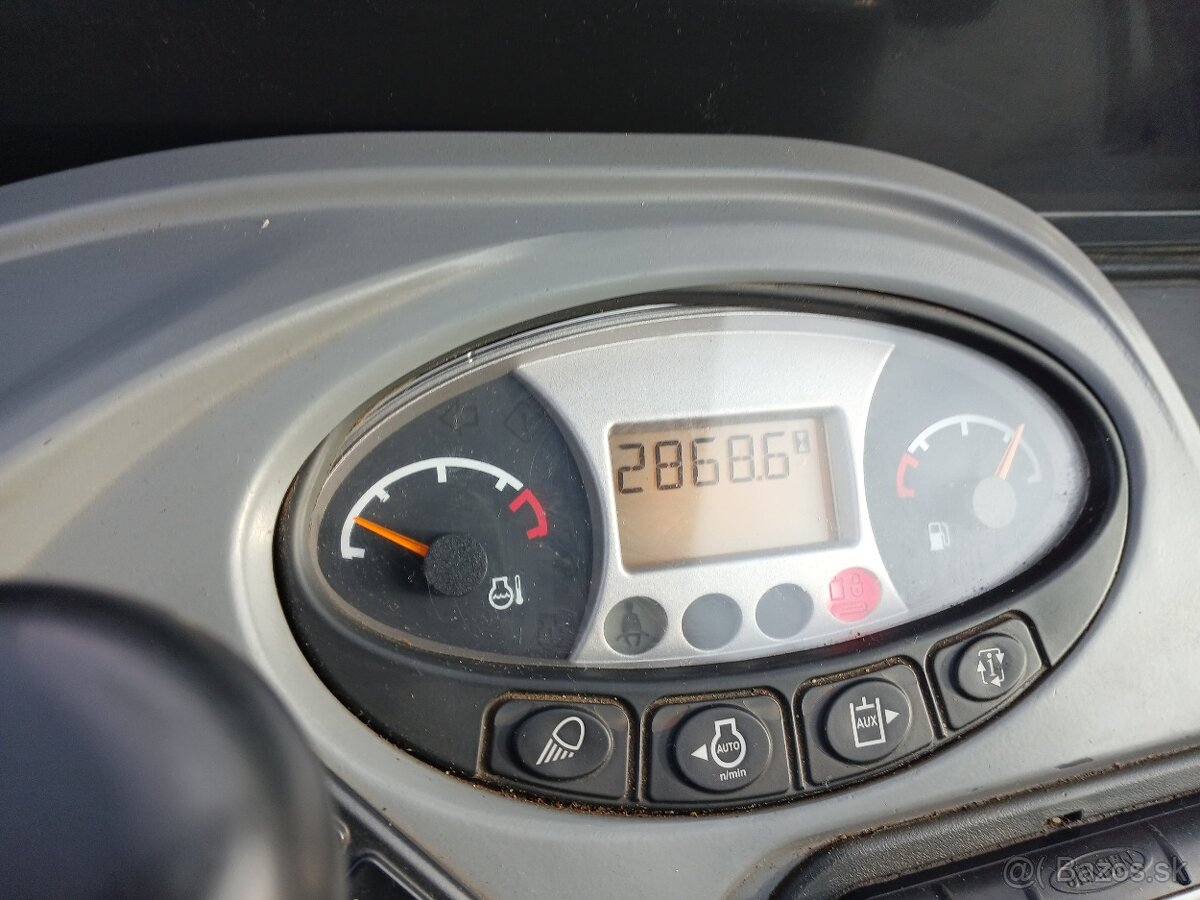 Mini bager Bobcat E19 top stav - 4