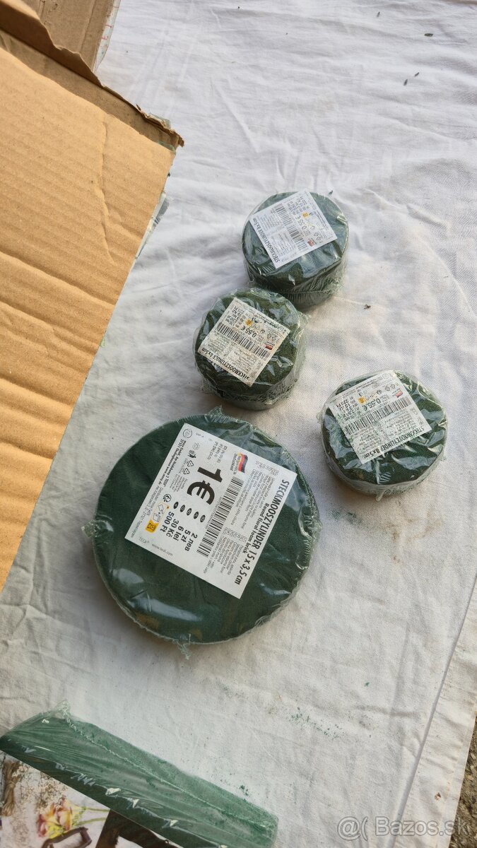 Aranžovacia / floristicka hmota na zive kvety zo svadby - 4